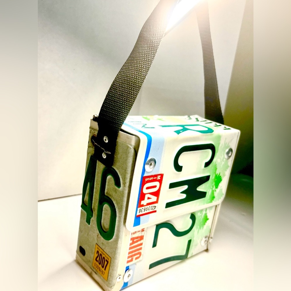 License Plate Purse - Picture 5 of 13